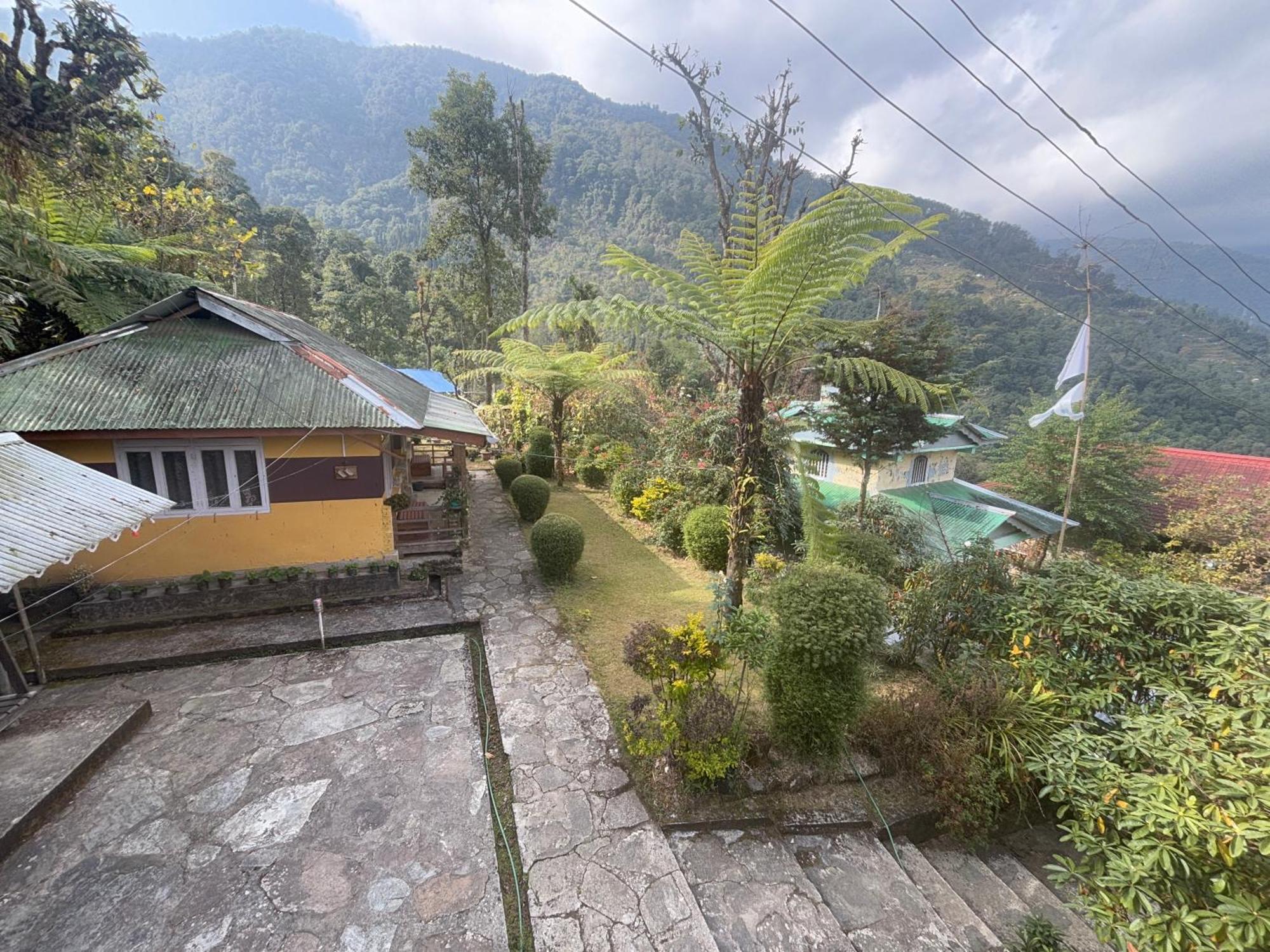 Odyssey'S Darap Eco Retreat Apartment Pelling Exterior photo